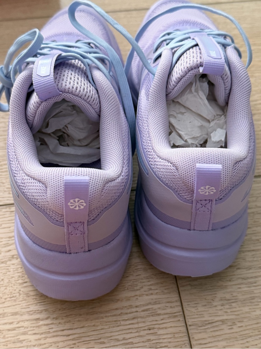 Nike Youth Lavender and Light Blue Running Shoes - Picture 6 of 9